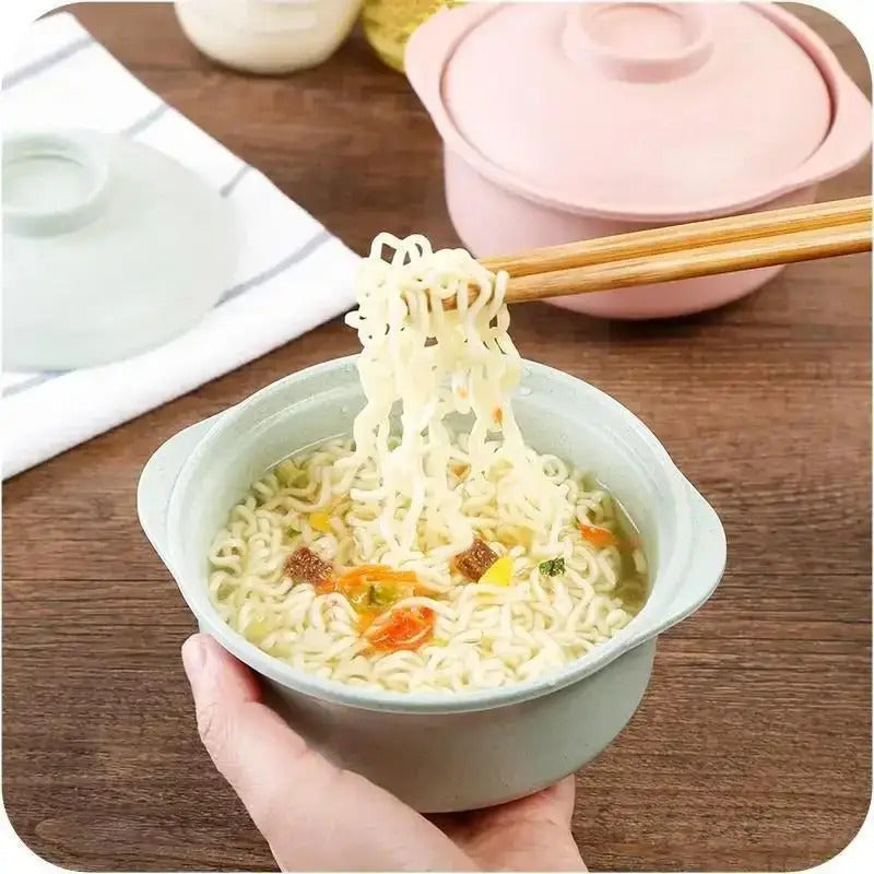 Wheat Straw Salad Bowl With Lid Food Container Tableware - In Use